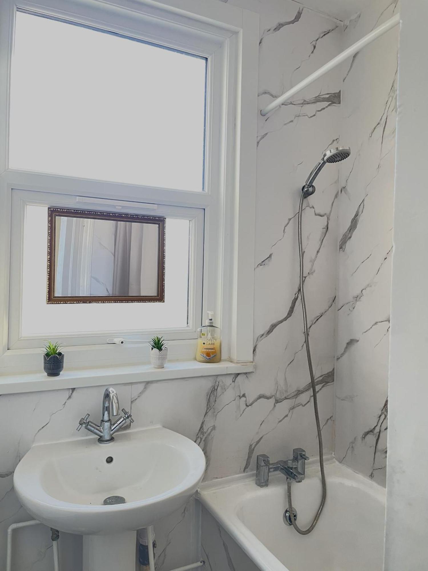 Cosy Double Rooms A Stones Throw From Wembley Stadium Londres Extérieur photo
